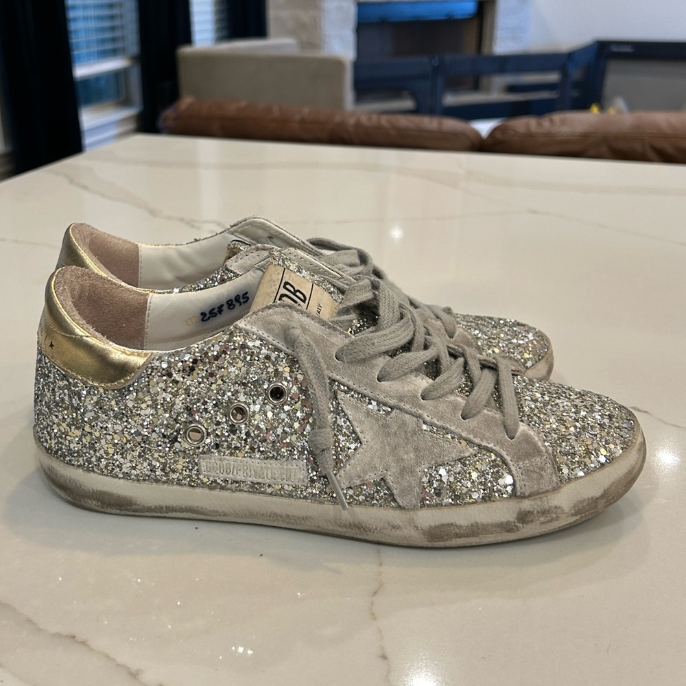 Golden Glitter Low-Top Sneakers - Women